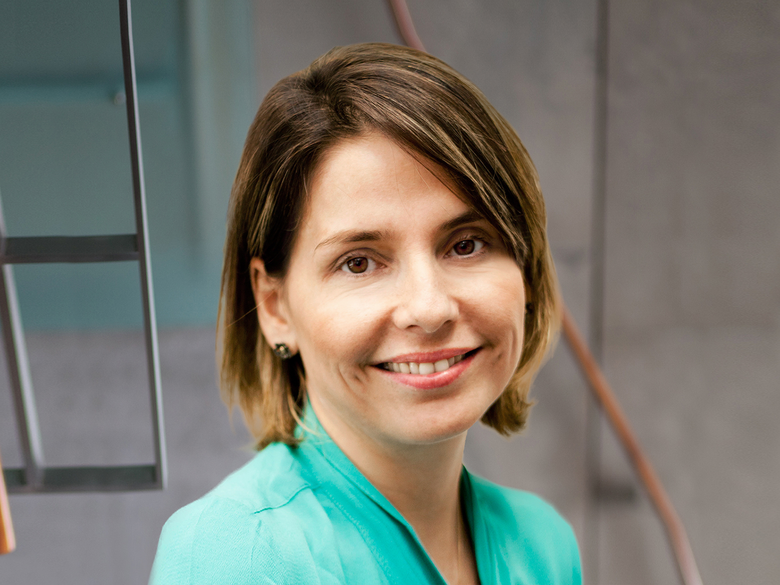 This is a profile image of Fernanda Hoefel
